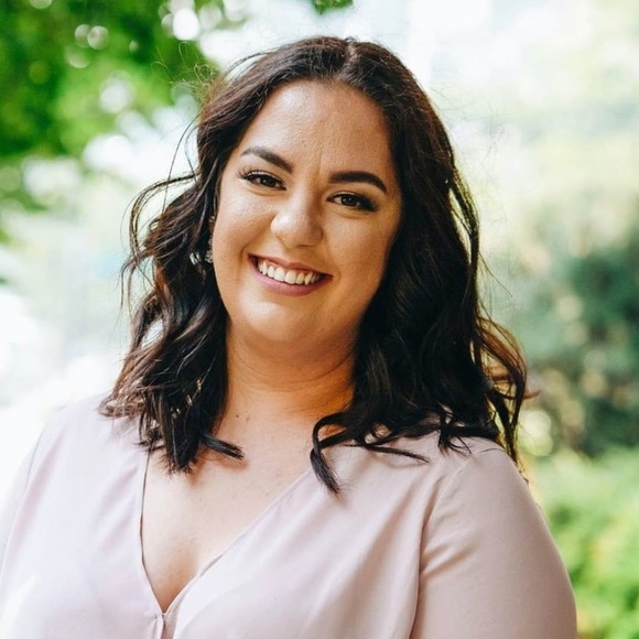 Meet your Posher, Caitlin